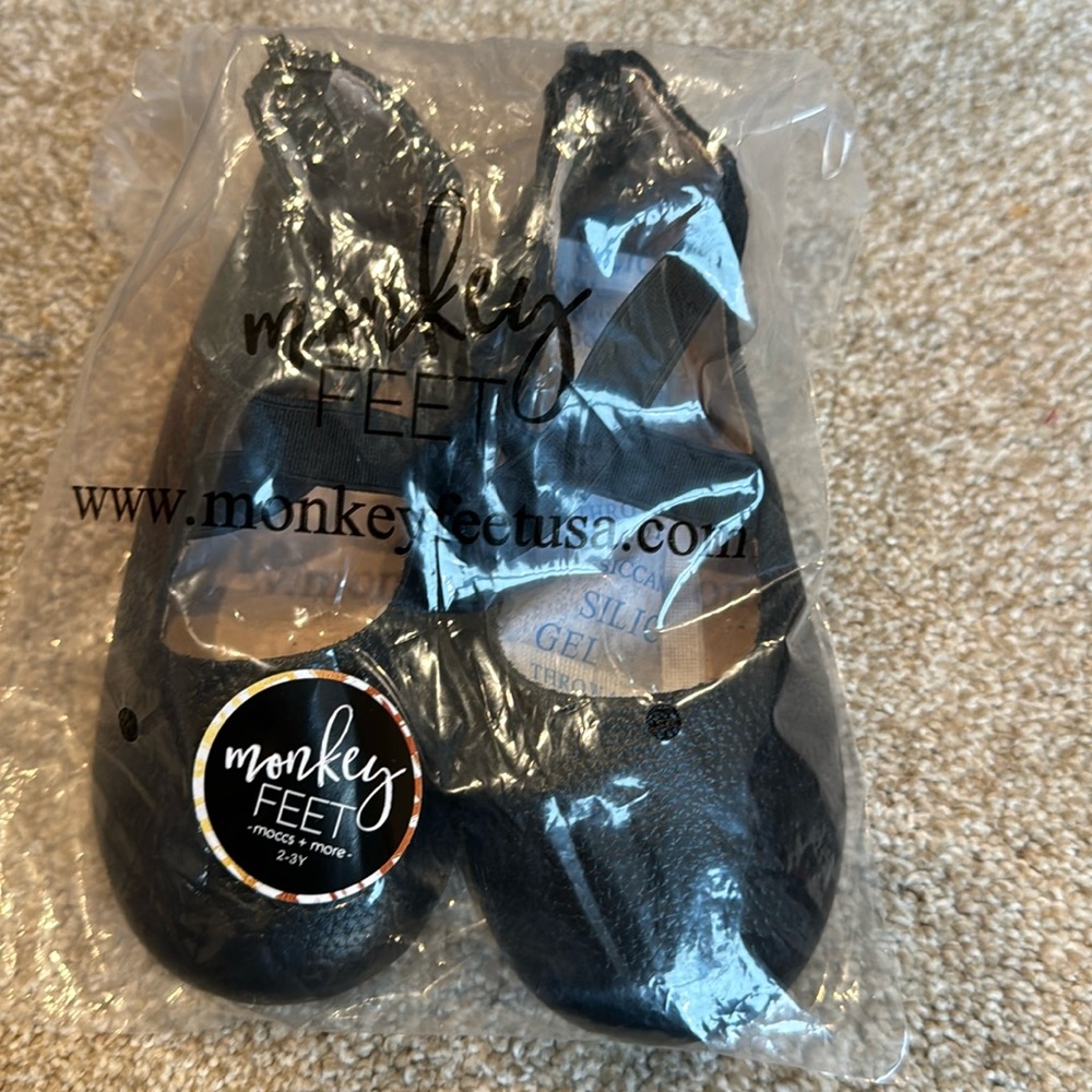 Brand new Monkey Feet zipper back ballet flats